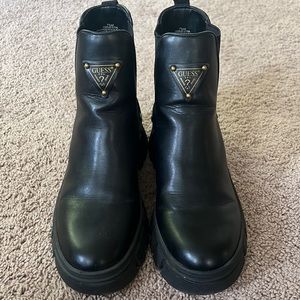 GUESS Chelsea Boot Black size: 7.5